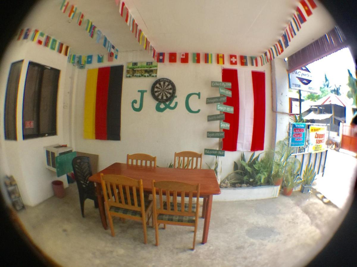 J & C Guesthouse Moalboal Eksteriør billede